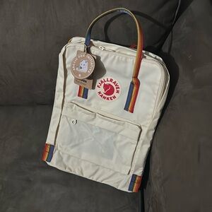 Fjallraven Kanken Rainbow